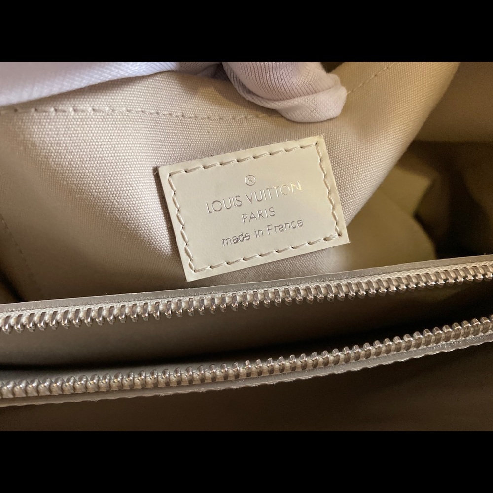 SALE!LOUIS VUITTON Passy EPI GM Ivoire Satchel - Picture 6 of 16